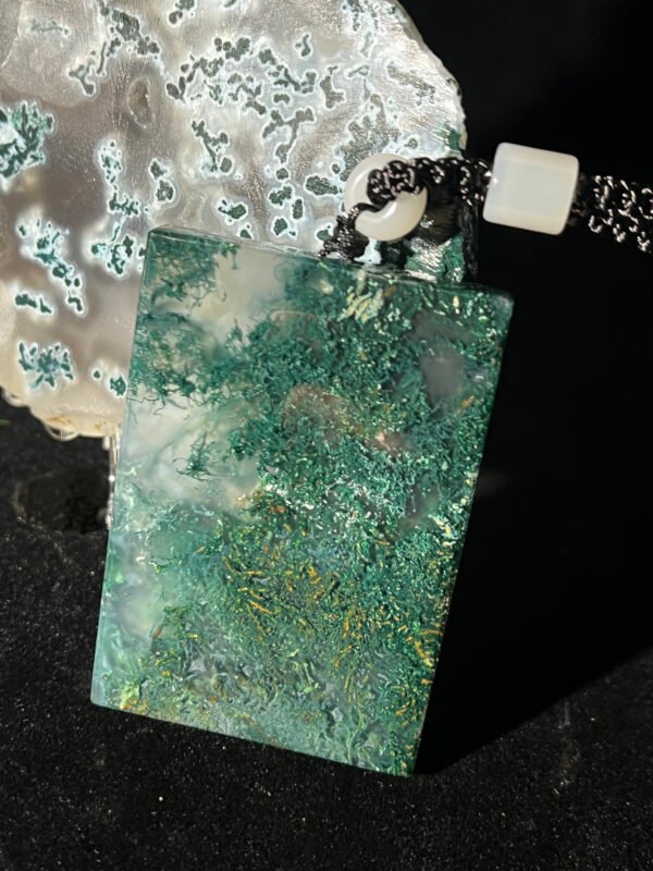 Moss Agate Peace Pendant: Verdant Landscape